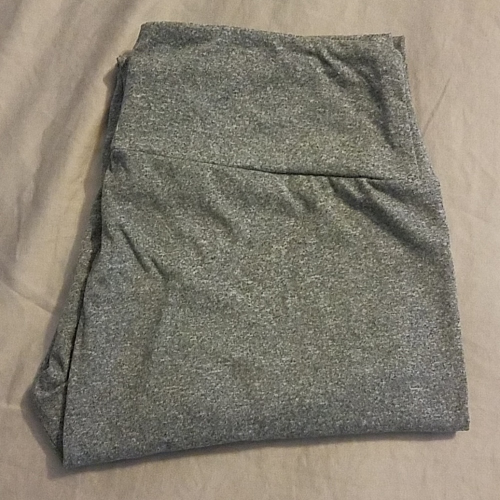 LuLaRoe NWOT Grey Heathered Leggings